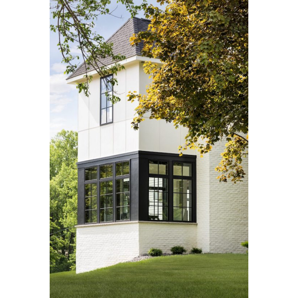 Must-Reads: A Modern Tudor Tour & Martinis 101