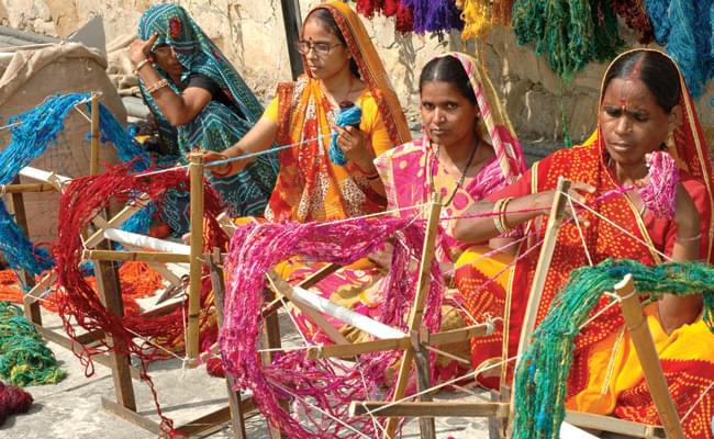 Women recycling Sari textiles in India