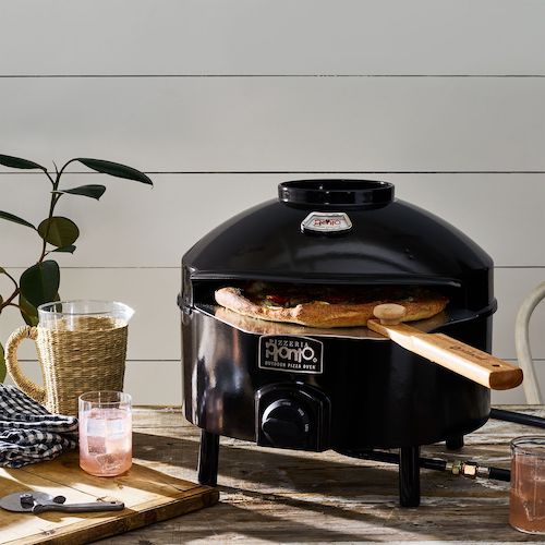 84f6a33f-c89a-4c36-b0f3-7264a1b76ebc--2018-0530_the-companion-group_pizzeria-pronto-outdoor-pizza-oven_1x1_james-ransom_507