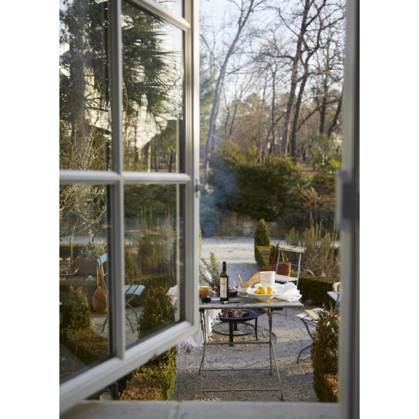 Must-Reads: Ski Towns That Thrive in the Summer & A West Texas Wonderland