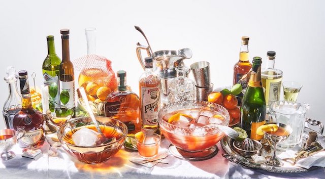 Must-Reads: Punch Bowls & A Really Pretty Paris Restaurant