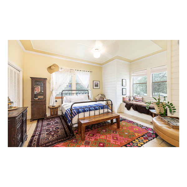 Must-Reads: A Victorian Restore with Rug Inspiration & Moulin Rouge Hits Broadway